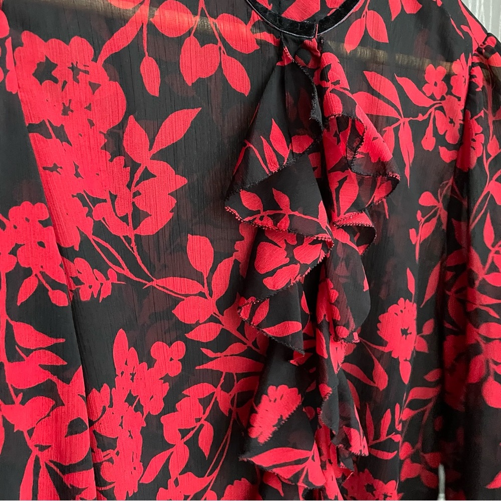 Chico’s Floral Print Red Black Sheer Ruffle Front Blouse US size 8/10 - Picture 10 of 16